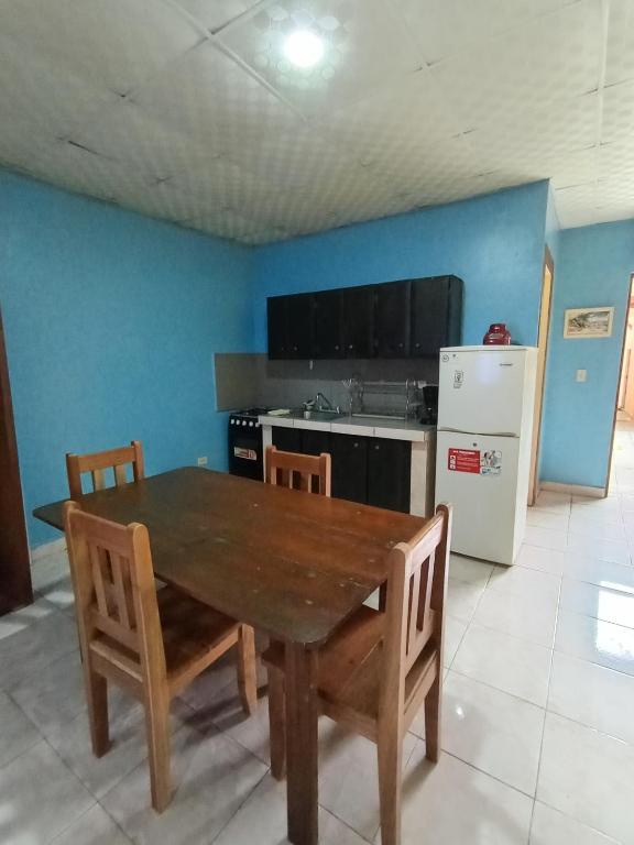 Kuchyň nebo kuchyňský kout v ubytování Sun Havens Apartments & Suites