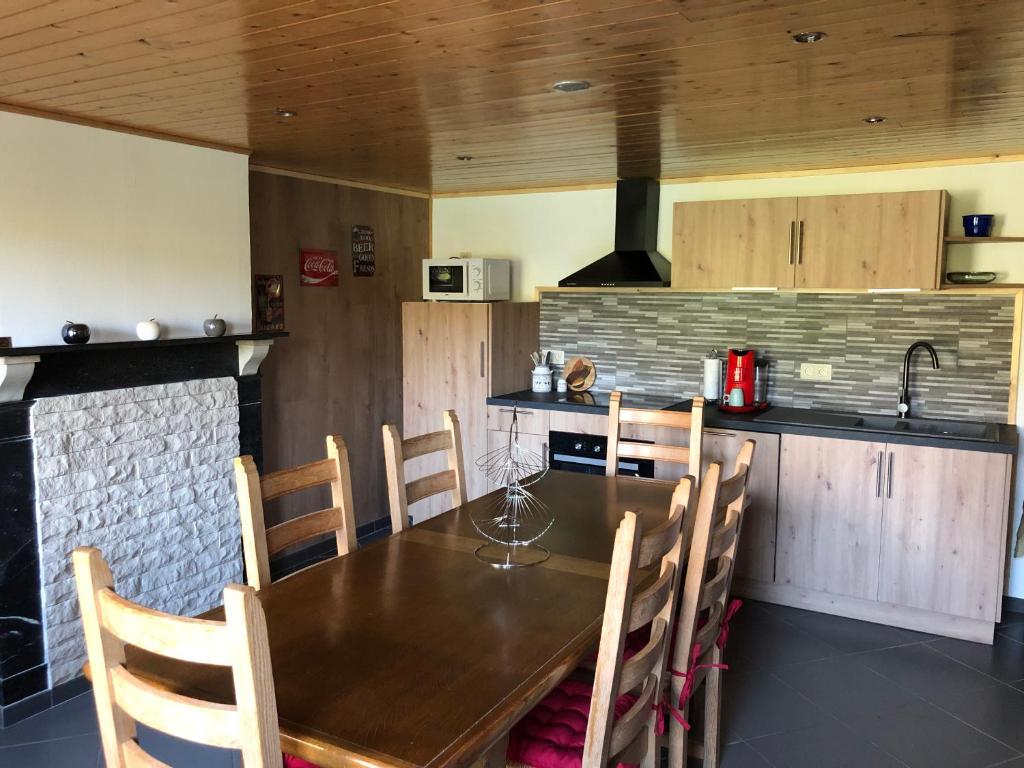 Kuchyň nebo kuchyňský kout v ubytování Le Temps d'un Souffle - Gîte rural 3 épis