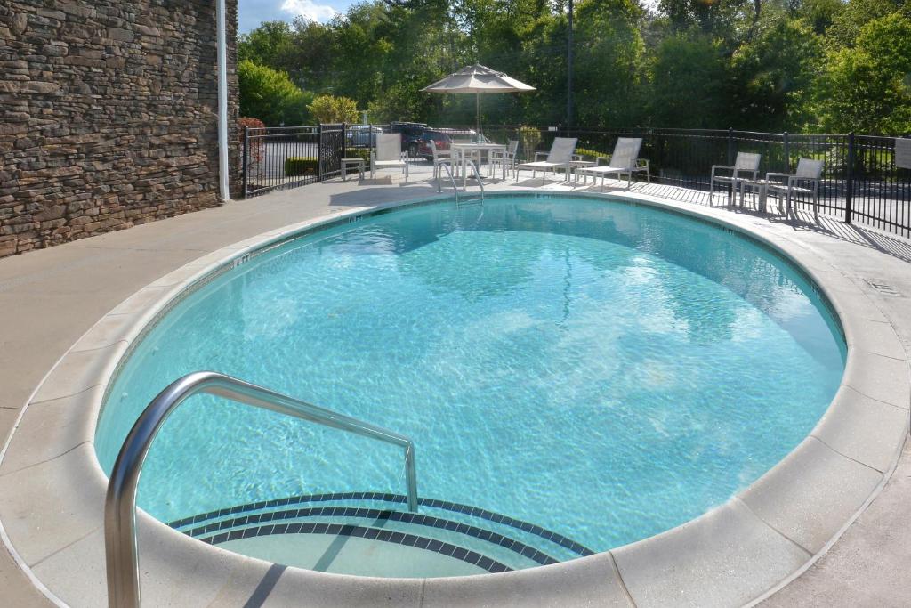 Country Inn & Suites by Radisson, Asheville West near Biltmore photo