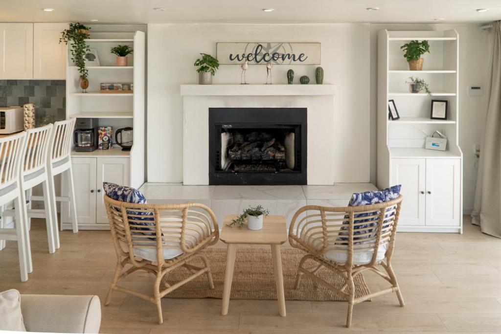 CASA MARIA - BEACHFRONT COTTAGE ON THE SAND - Two-Bedroom House
