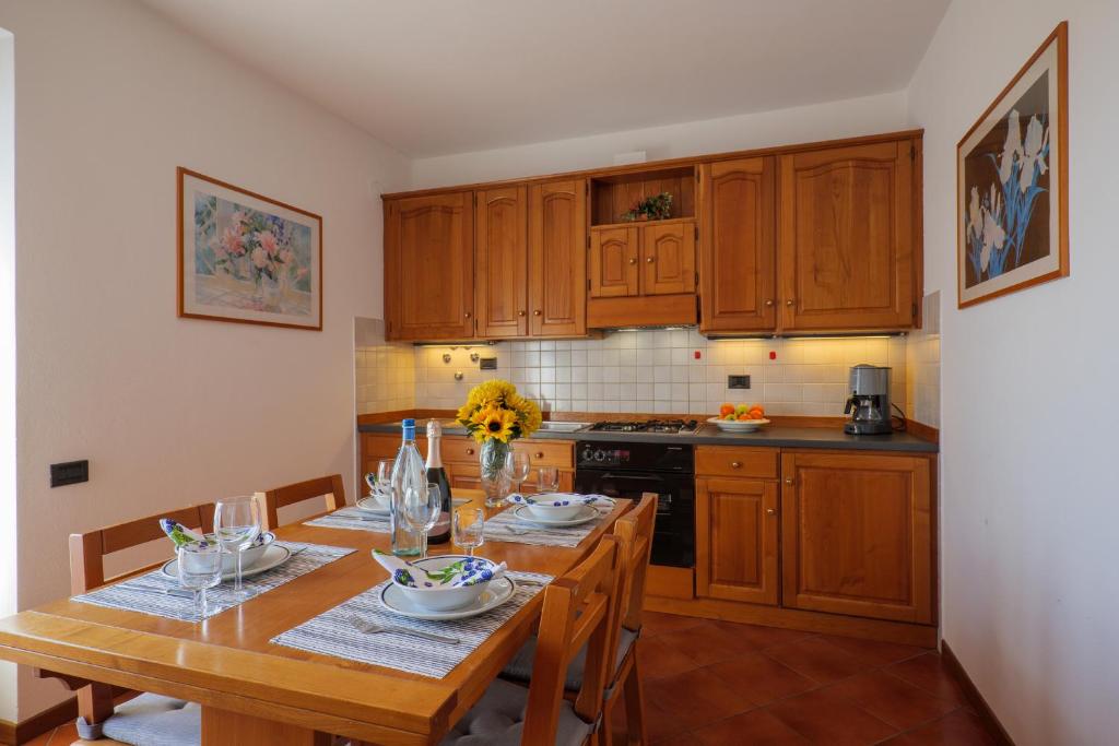 Kuchnia lub aneks kuchenny w obiekcie Villa Palma