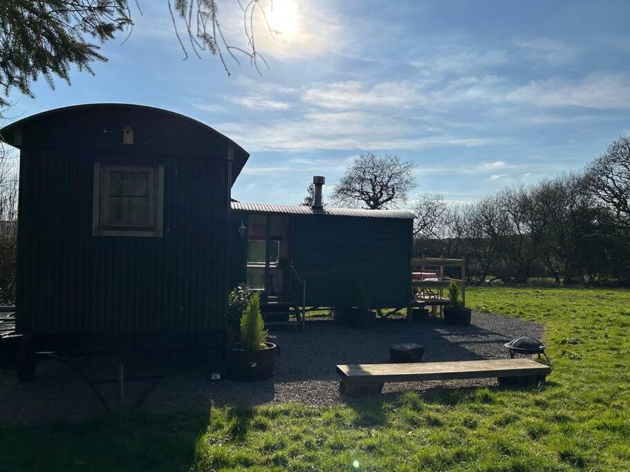 Zahrada ubytování Shepherds Hut in enclosed field