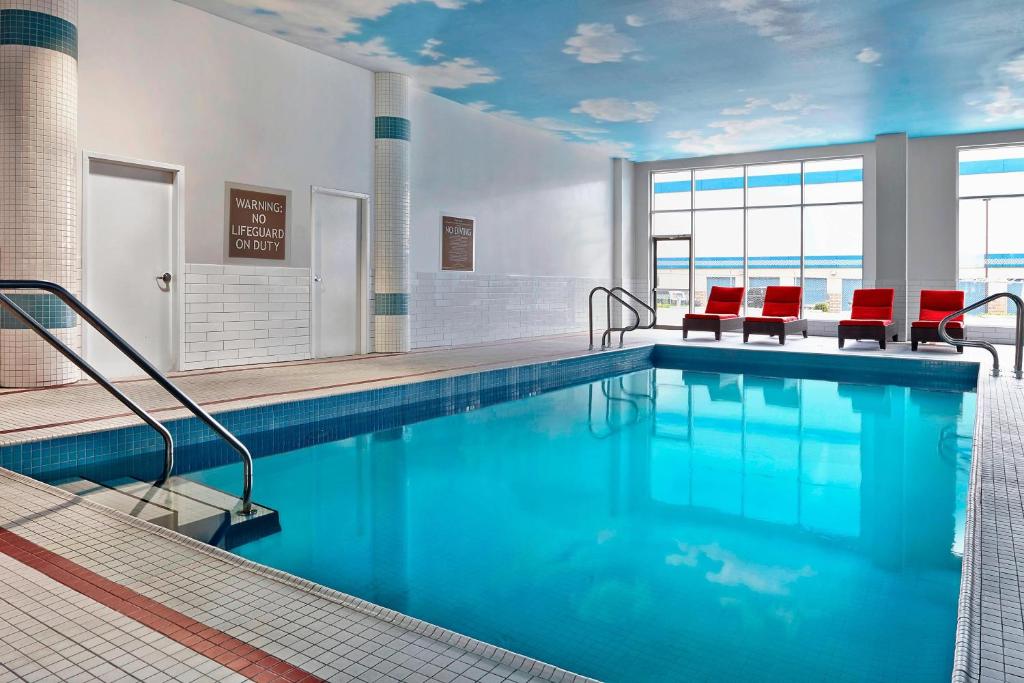 Four Points by Sheraton Calgary Airport - Resim 4