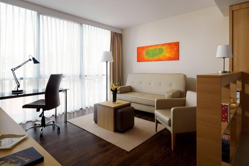 Posezení v ubytování Residence Inn by Marriott Sarajevo