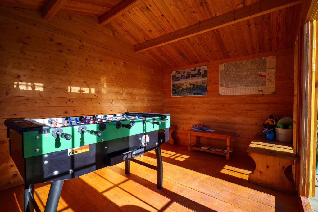 Biliár nebo kulečník v ubytování Residence Girasole Casa Gialla