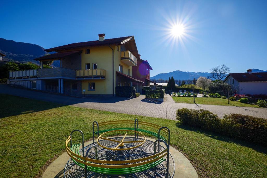 Nespecifikovaný výhled na hory nebo výhled na hory při pohledu z aparthotelu