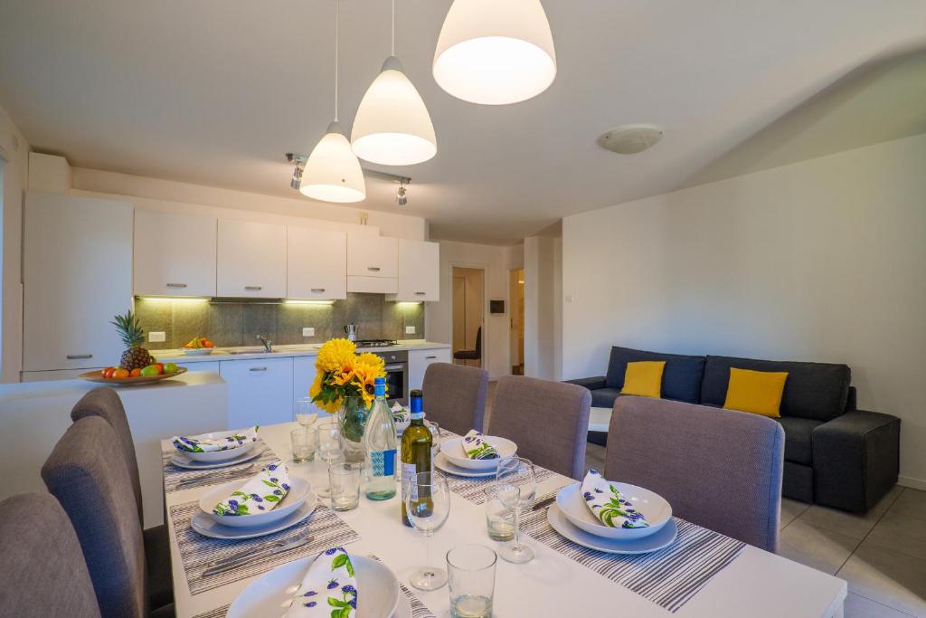 Posezení v ubytování Residence Girasole Casa Gialla