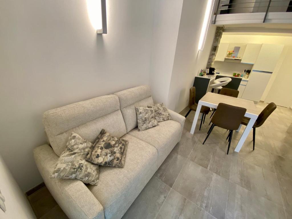 Posezení v ubytování Loft Nineteen Apartment