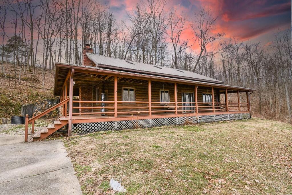 Broomsage Cabin, Bedford (updated prices 2024)