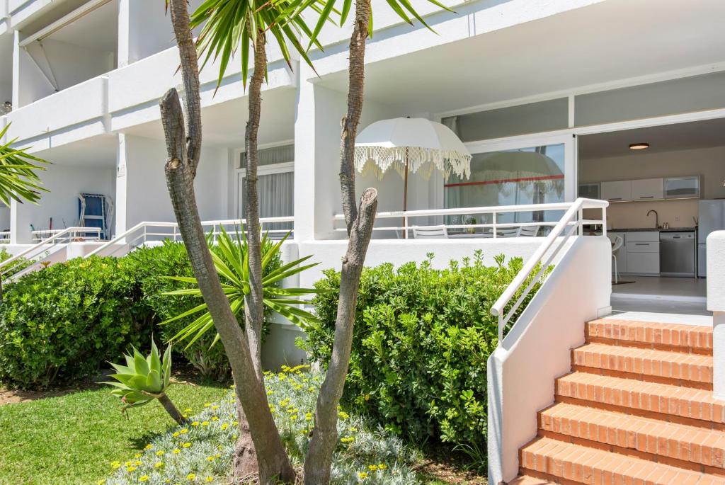 Vonkajšia záhrada v ubytovaní Frontline Beach Apartment Miraflores