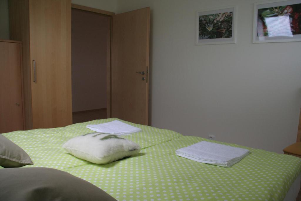 Postel nebo postele na pokoji v ubytování Holiday Home Prague Pruhonice