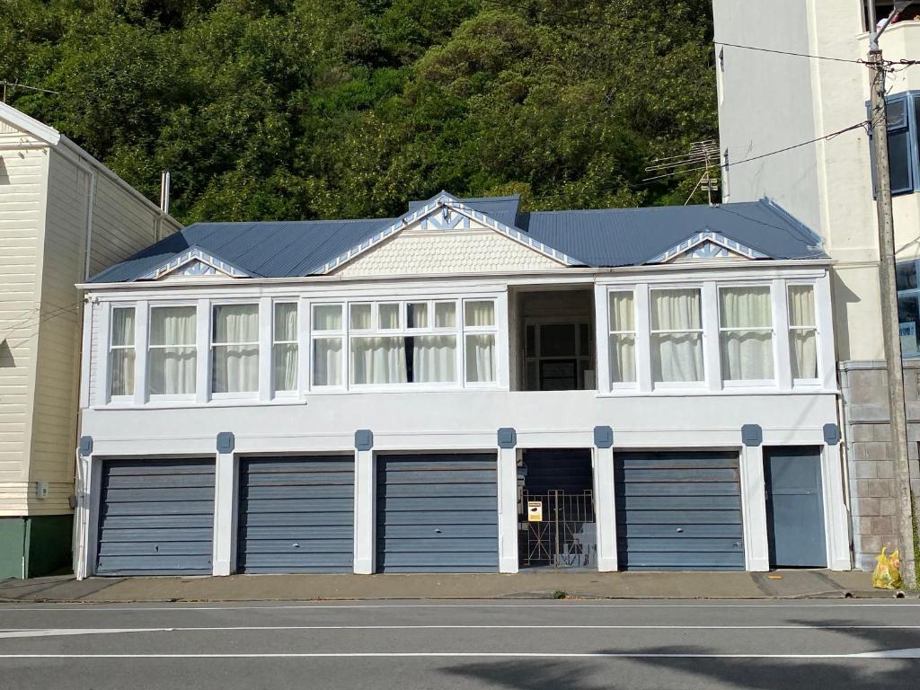Beach house in Oriental Parade - Resim 6