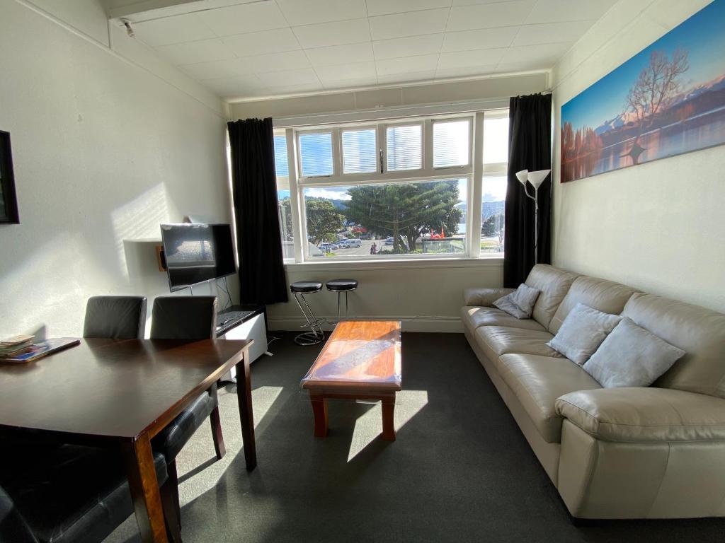 Beach house in Oriental Parade - Resim 5