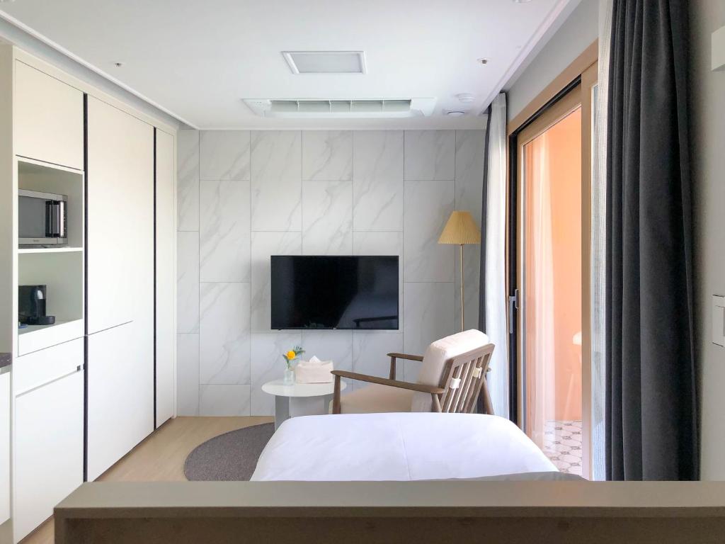 Urbanstay Jeju Airport - Studio Single