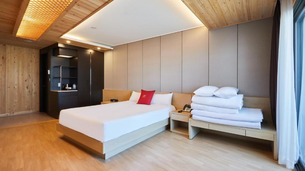 Chuncheon Eston Hotel - Habitación Doble Familiar