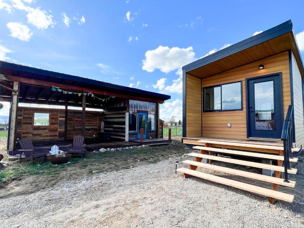 Tiny Home with Spectacular Teton View - Housity