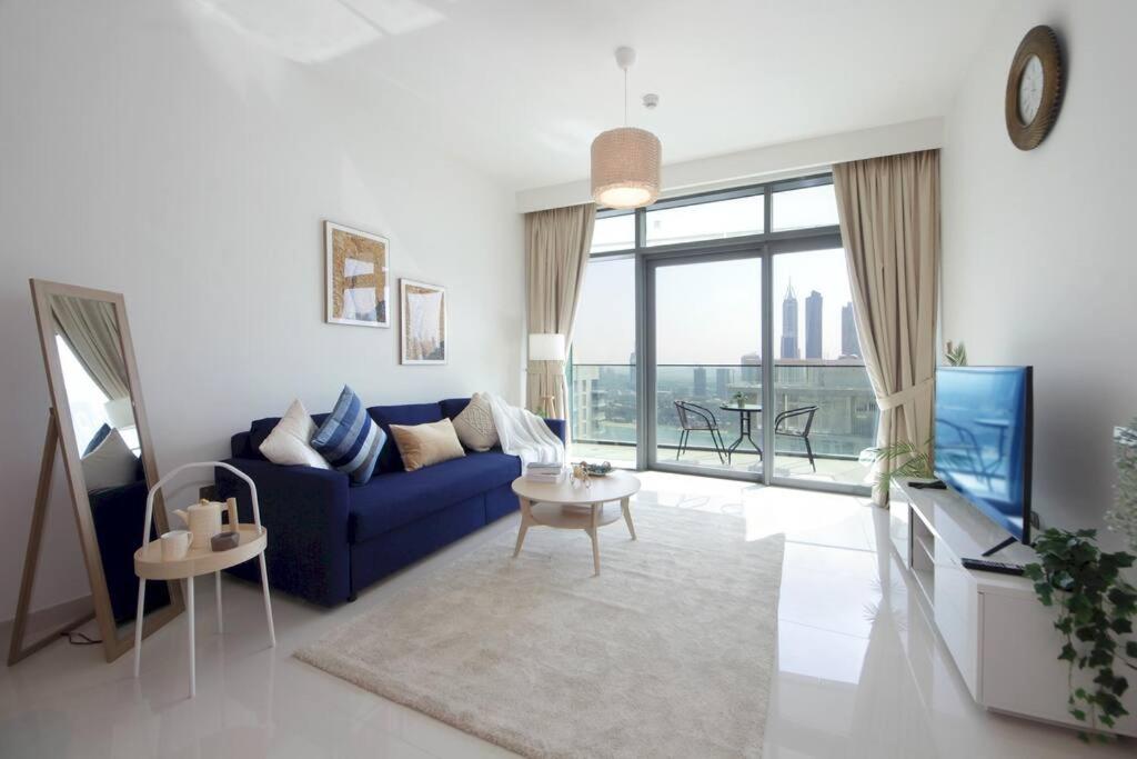 Luxury StayCation – Beachfront Apartment With Fantastic Palm Views