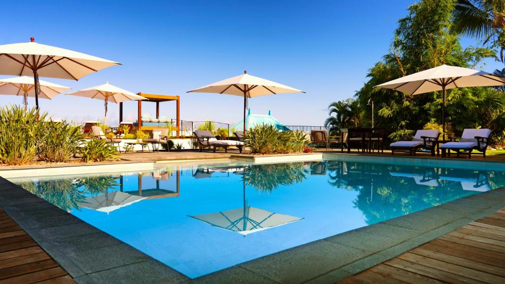 Blue Margouillat Seaview Hotel-RELAIS & CHATEAUXの敷地内または近くにあるプール