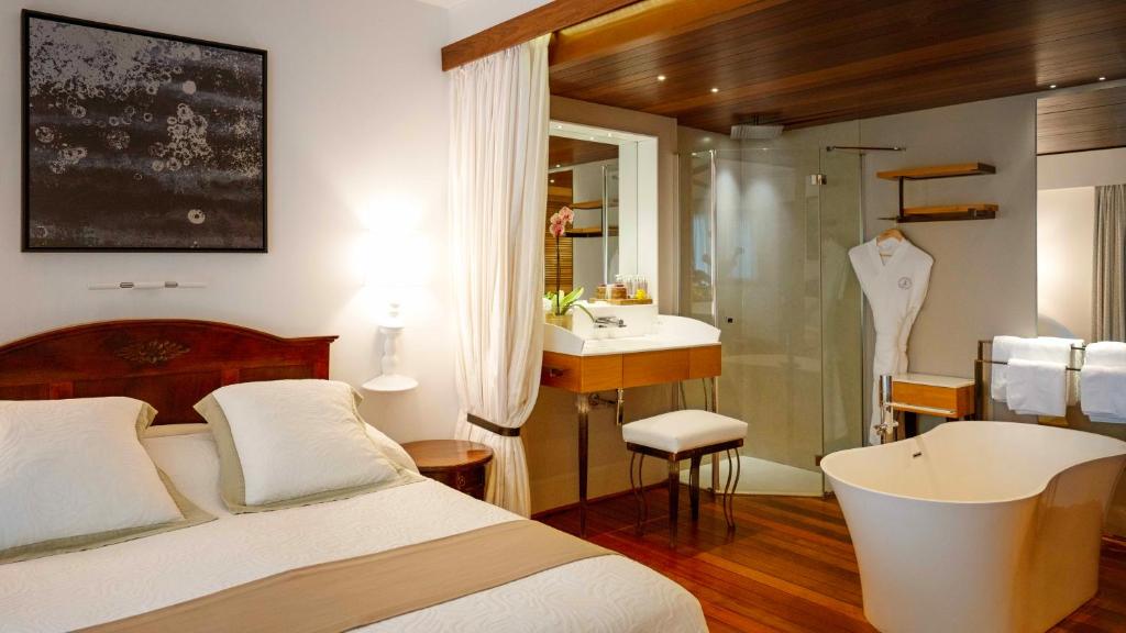 BLUE MARGOUILLAT SEAVIEW HOTEL - Updated 2023 Prices & Reviews (Reunion  Island/Saint-Leu)