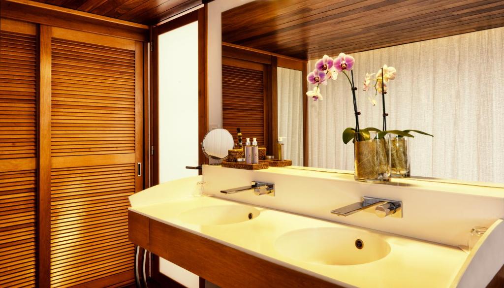 Blue Margouillat Seaview Hotel-RELAIS & CHATEAUXにあるバスルーム