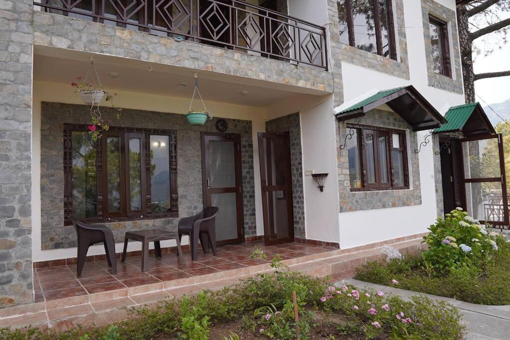 Gallery image of Pine Cone Cottage with Excellect Mountain View!! in Nainital