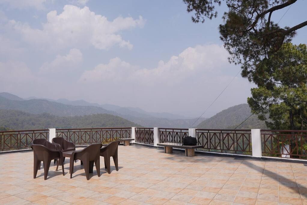 Gallery image of Pine Cone Cottage with Excellect Mountain View!! in Nainital