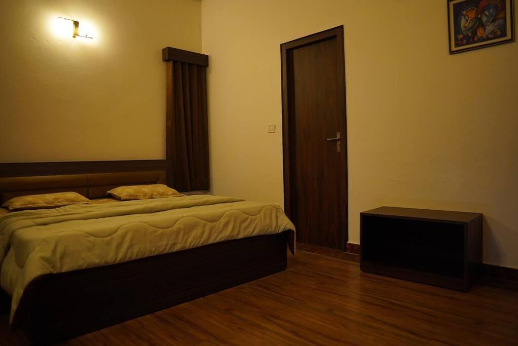 Gallery image of Pine Cone Cottage with Excellect Mountain View!! in Nainital