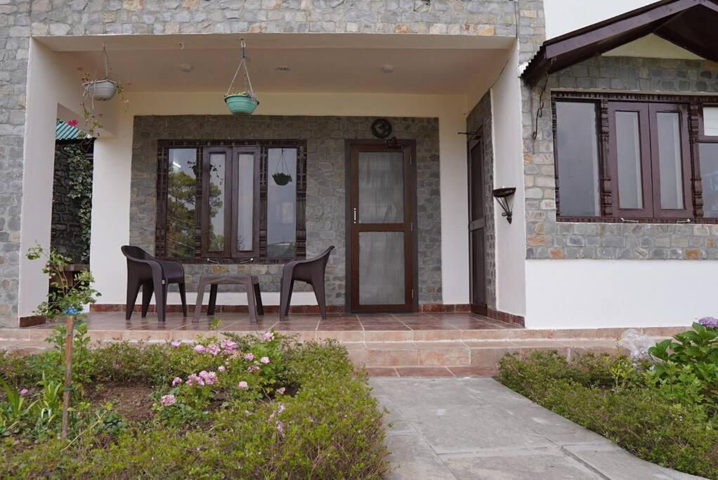 Gallery image of Pine Cone Cottage with Excellect Mountain View!! in Nainital