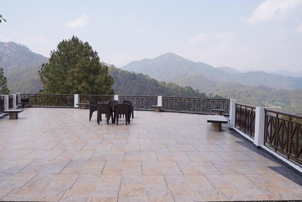 Gallery image of Pine Cone Cottage with Excellect Mountain View!! in Nainital
