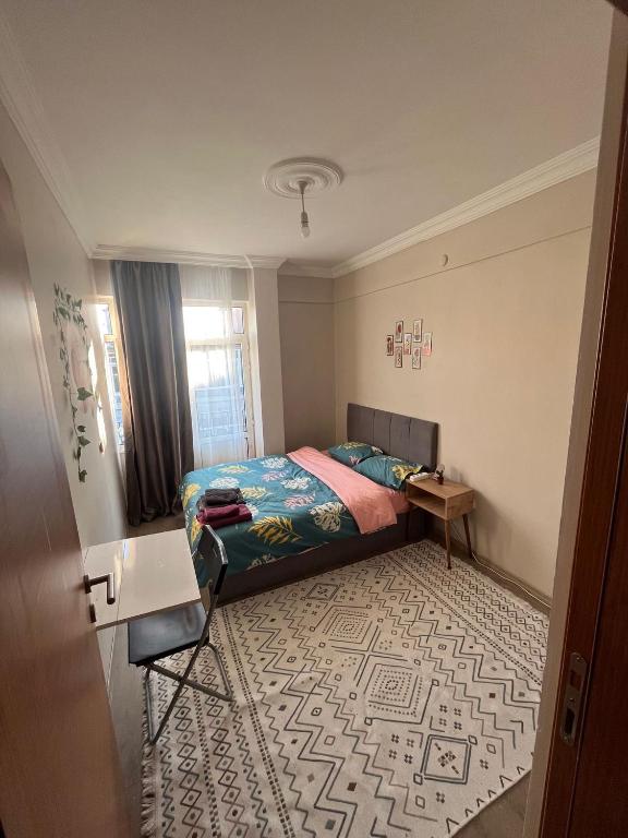 KADIKÖYDE MERKEZDE EV