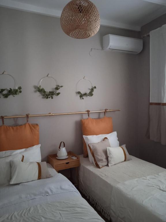 Postel nebo postele na pokoji v ubytování Paul Seafront House