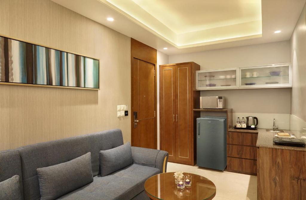 Kuchyň nebo kuchyňský kout v ubytování Click Hotel Aurangabad