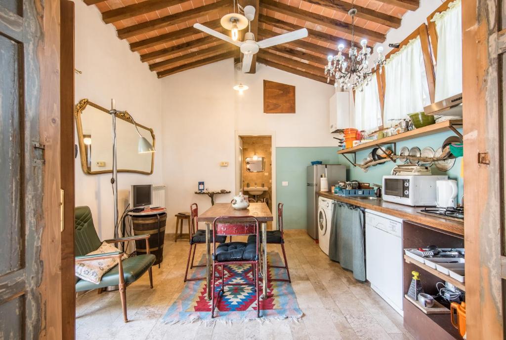 A kitchen or kitchenette at Il Botteghino