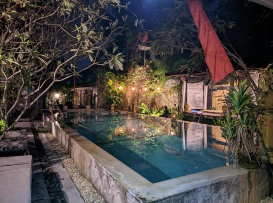 Bazén v ubytování Astuti Gallery Homestay nebo v jeho okolí