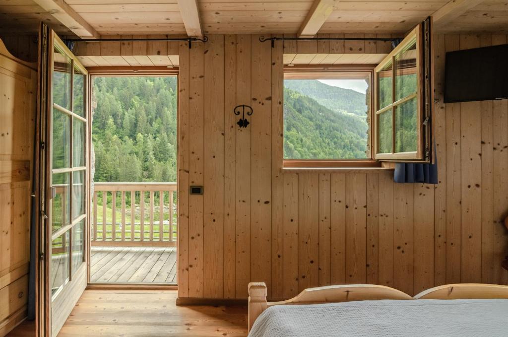 Nespecifikovaný výhled na hory nebo výhled na hory při pohledu z hotelu