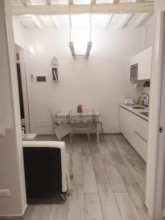 Kuchyňa alebo kuchynka v ubytovaní Appartamento in via San Gallo