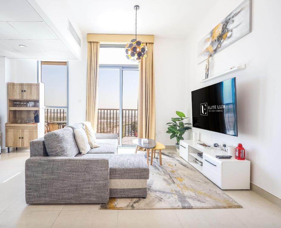 Elite LUX Holiday Homes – Modern 1BR Resort Amenities in Production City Dubai