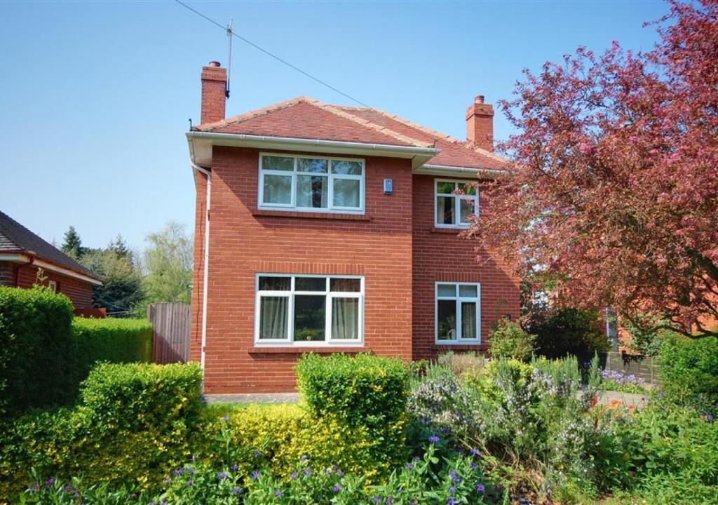 Hillcrest Avenue, Scarborough (updated prices 2024)