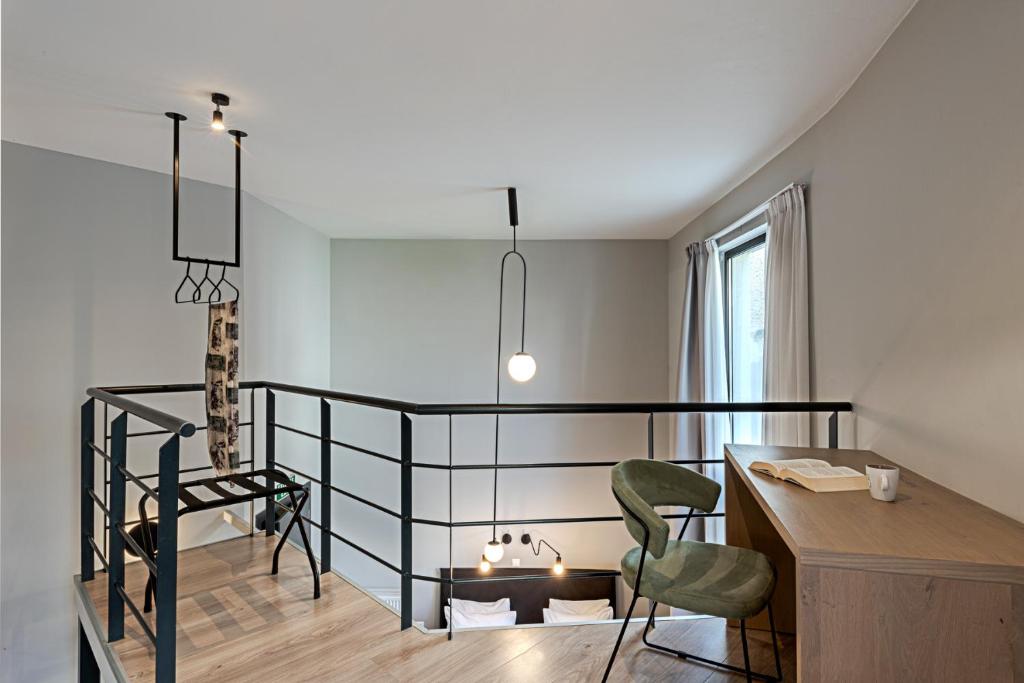 BED in Athens - Resim 4