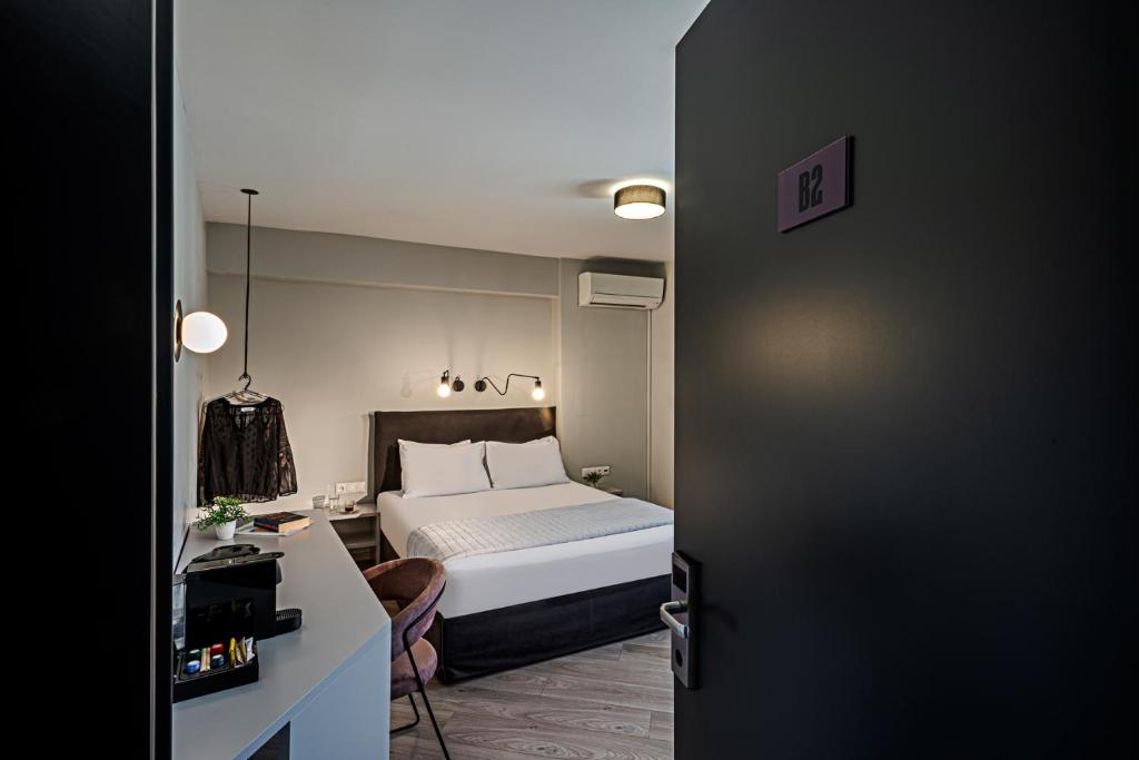 BED in Athens - Resim 18