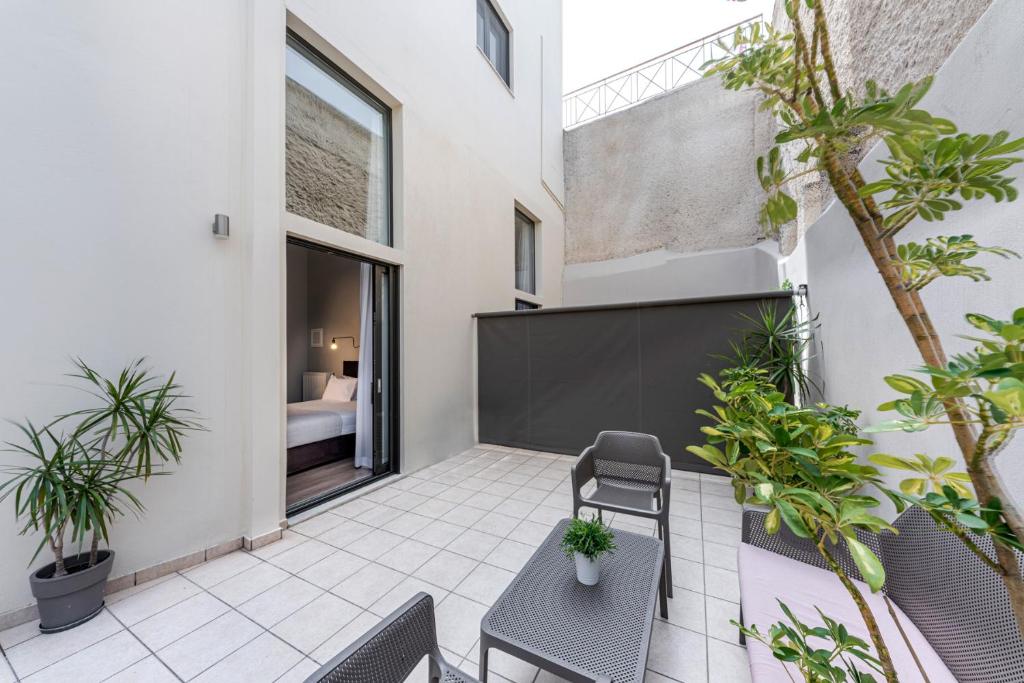 BED in Athens - Resim 32