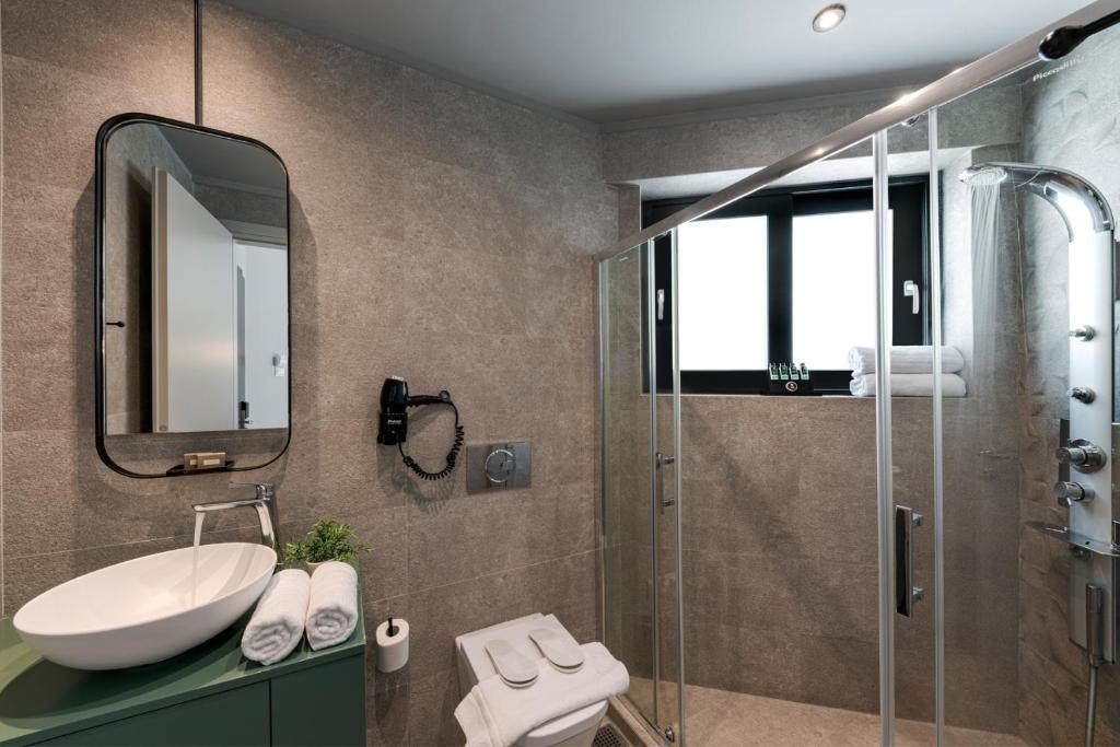 BED in Athens - Resim 23