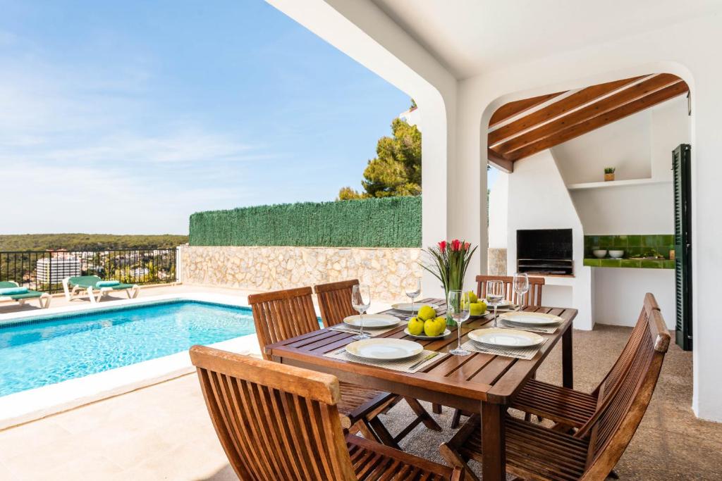 Bazén v ubytování Villa Vista Alegre - Cala Galdana nebo v jeho okolí