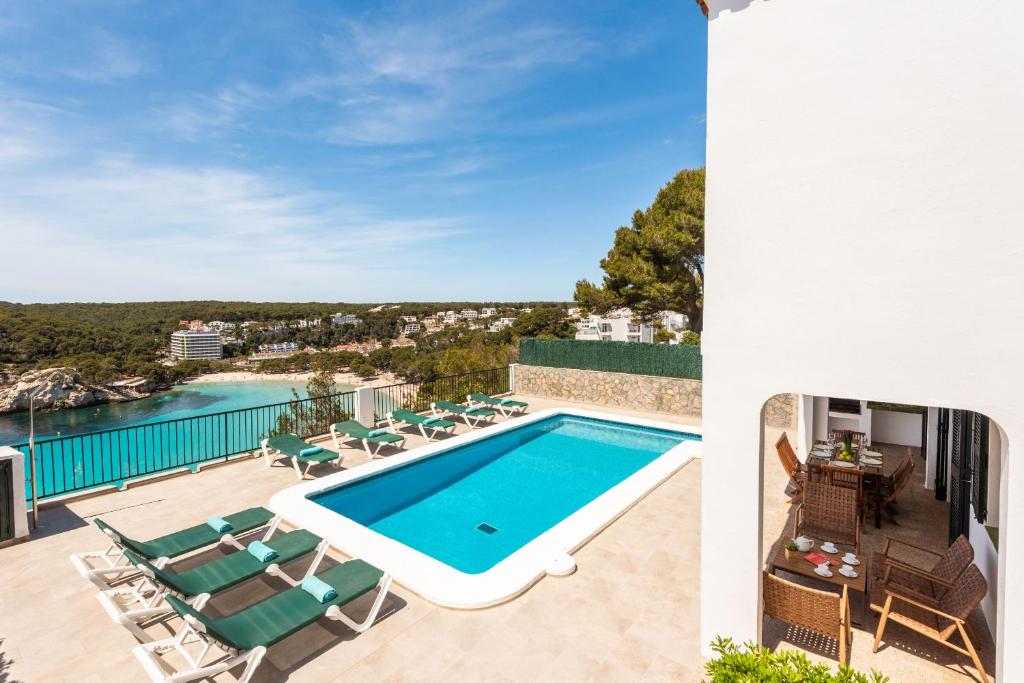 Bazén v ubytování Villa Vista Alegre - Cala Galdana nebo v jeho okolí