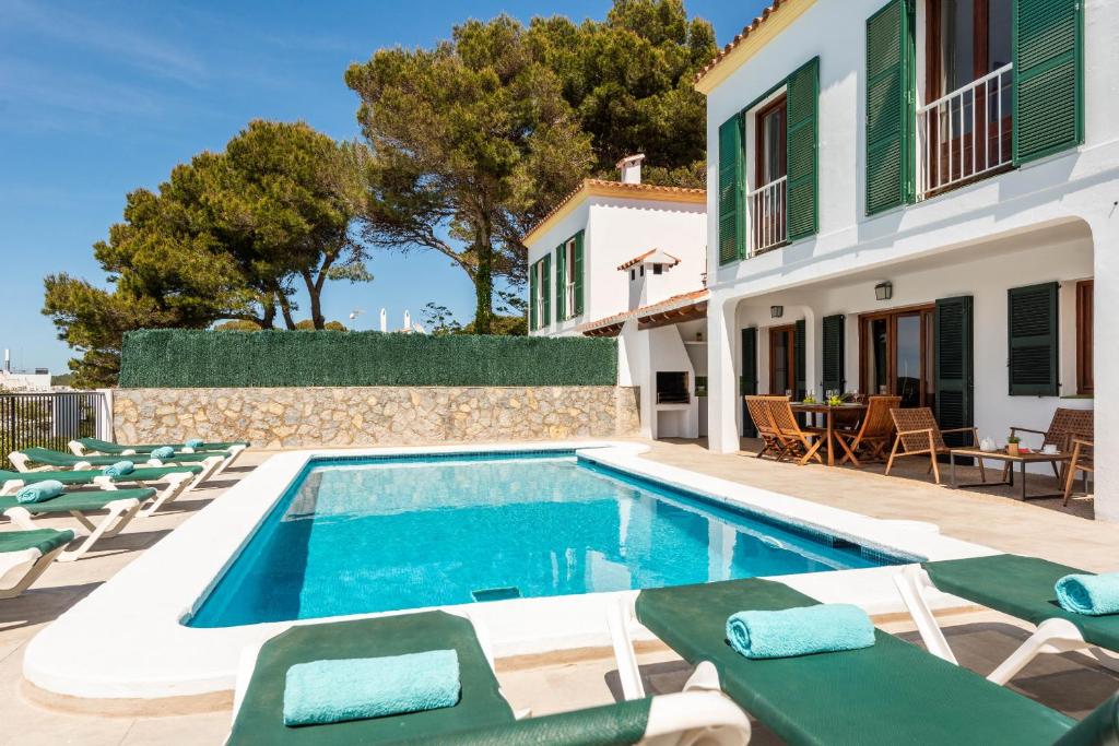 Bazén v ubytování Villa Vista Alegre - Cala Galdana nebo v jeho okolí