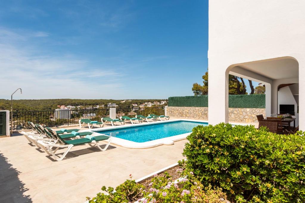 Bazén v ubytování Villa Vista Alegre - Cala Galdana nebo v jeho okolí