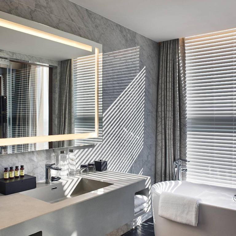 Mingalar Mandalay Hotel - Junior Suite