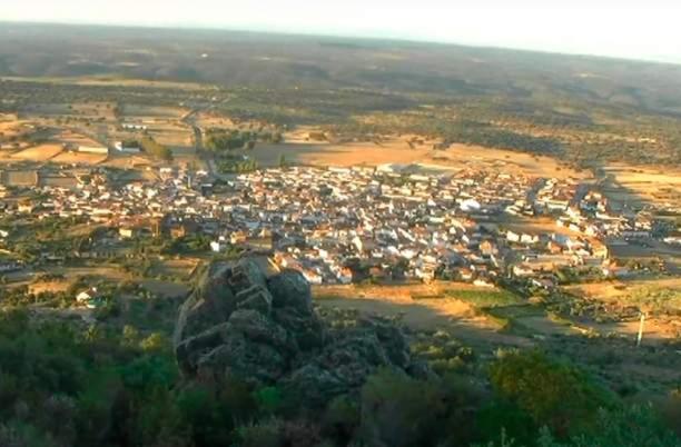una vista aérea de una ciudad con una ciudad en Casas Mirabel, 