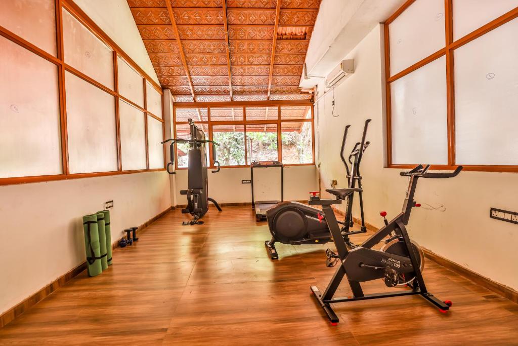 Fitness centrum a/nebo fitness zařízení v ubytování Hill Crest Resort - Coorg