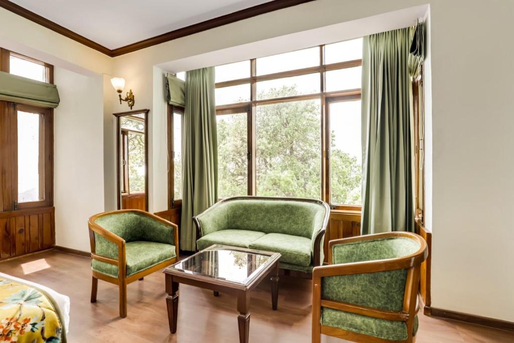 Posezení v ubytování Summit Le Royale Hotel, Shimla
